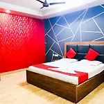 Deluxe Room In Sarai Kaley Khan
