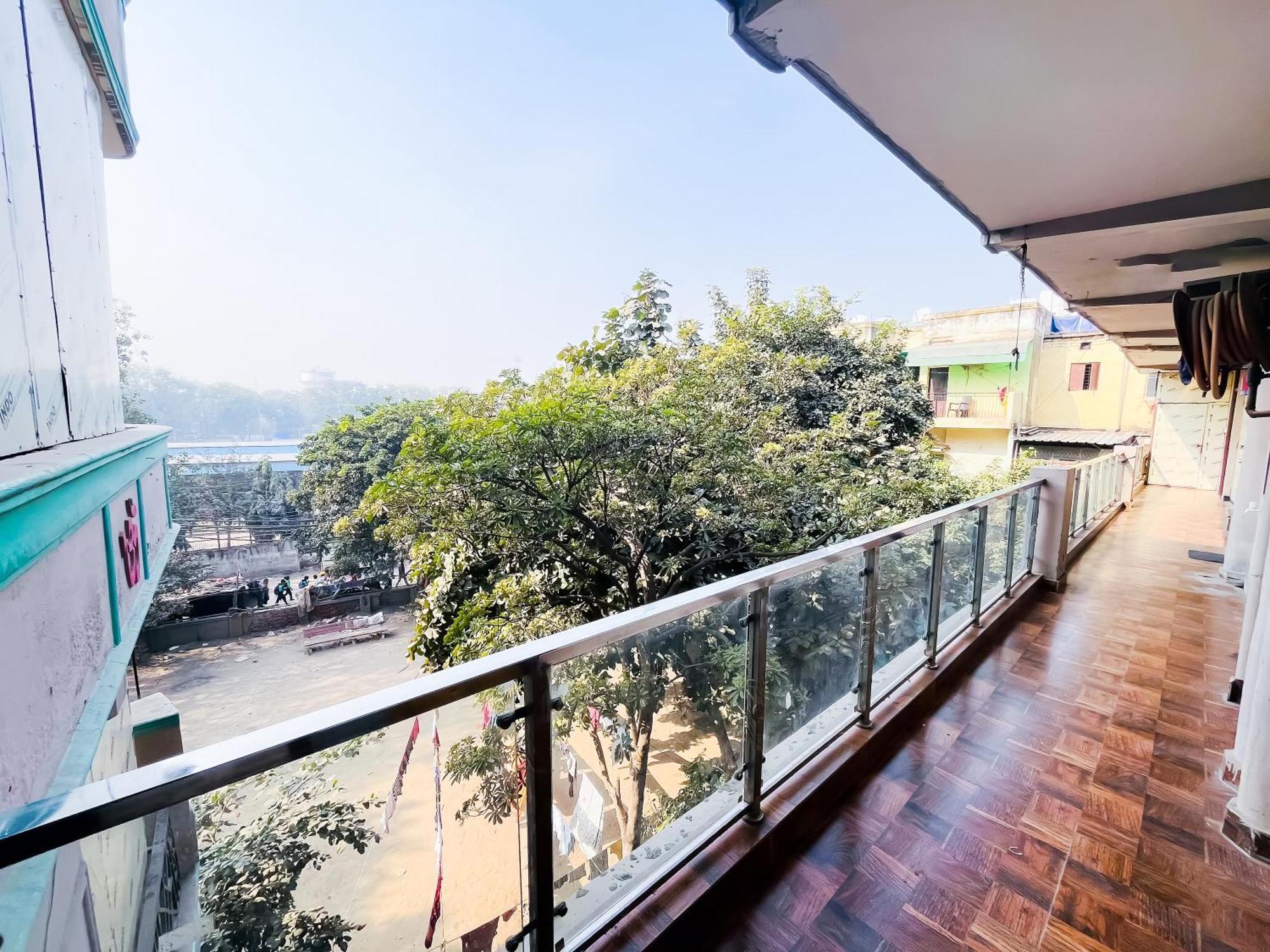Deluxe In Sarai Kaley Khan Hotel 3*