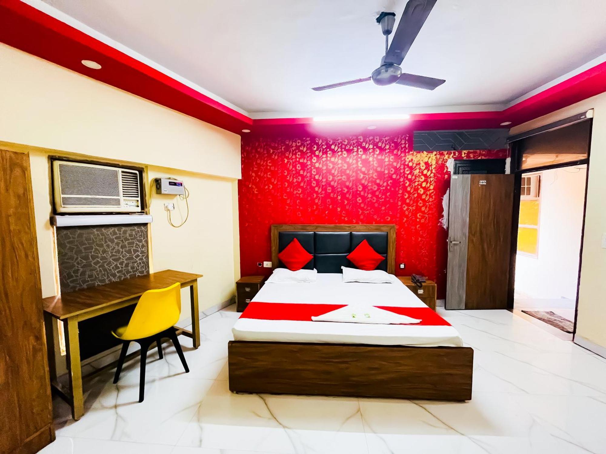 Deluxe In Sarai Kaley Khan Hotel