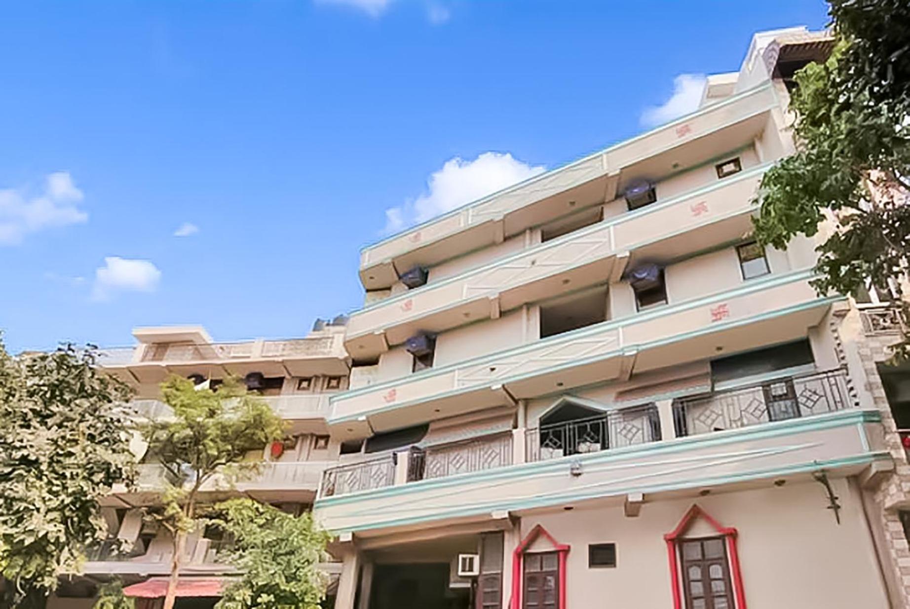 Hotel Deluxe In Sarai Kaley Khan 3*